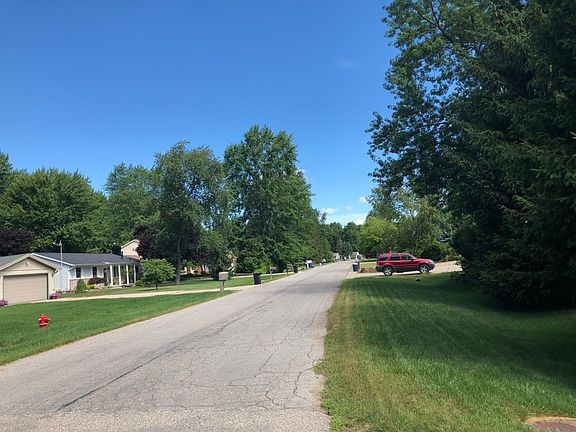 4th image of 5881 E Montevista Dr