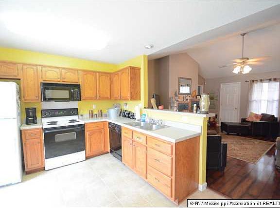 4th image of 1785 W Northwood Dr