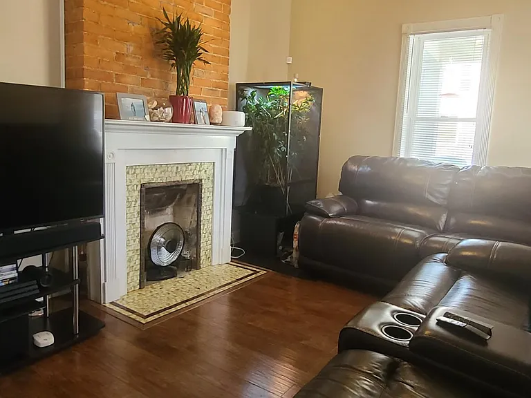 209 Miami Ave — Photo 2