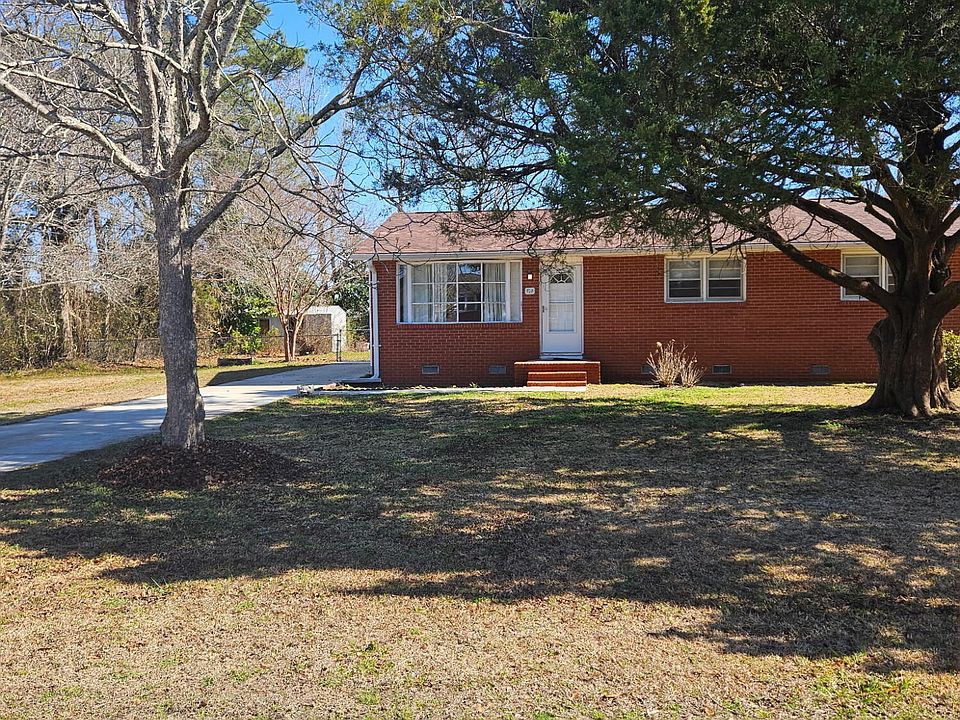 1st image of 708 W Pineland Dr