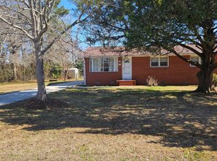 708 W Pineland Dr, Swansboro, NC 28584