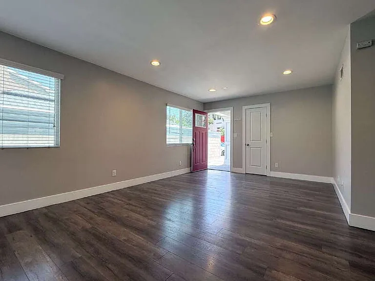 3652 1/2 Percy St #LOWER — Photo 4