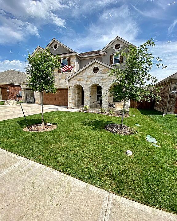 1st image of 1016 Plano Ln