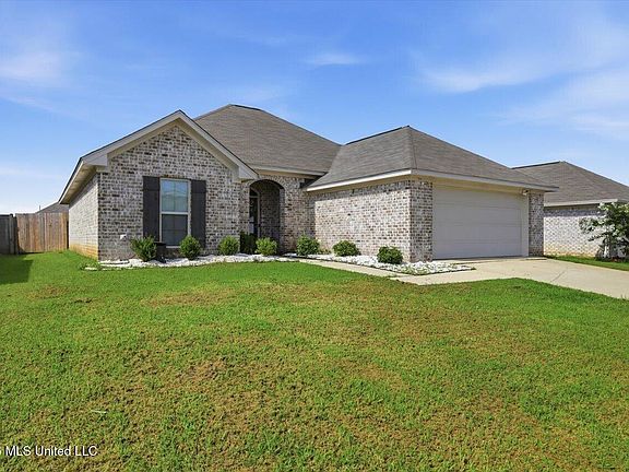 2nd image of 1504 Arcadia Ln