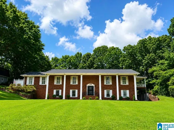 1005 Greensboro Dr, Oxford, AL 36203