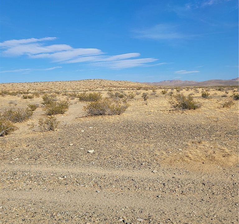 2nd image of 8 Buckboard Rd