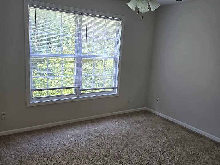 Upstairs bedroom 2