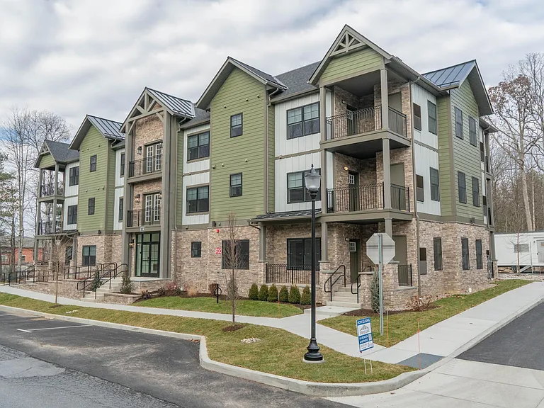 Station Lane Apartments — Photo 7