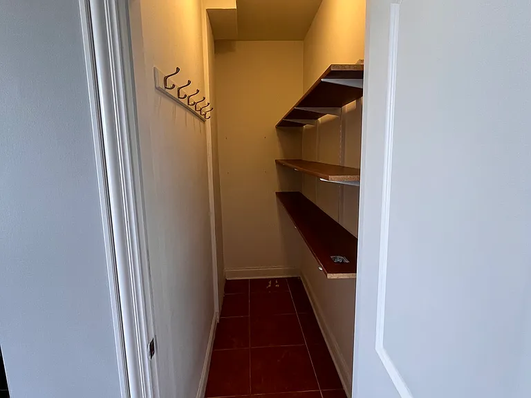 5353 W Belle Plaine Ave #1E — Photo 9