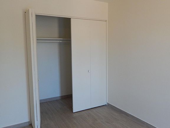 4th image of 132 W Fairmont Dr #1