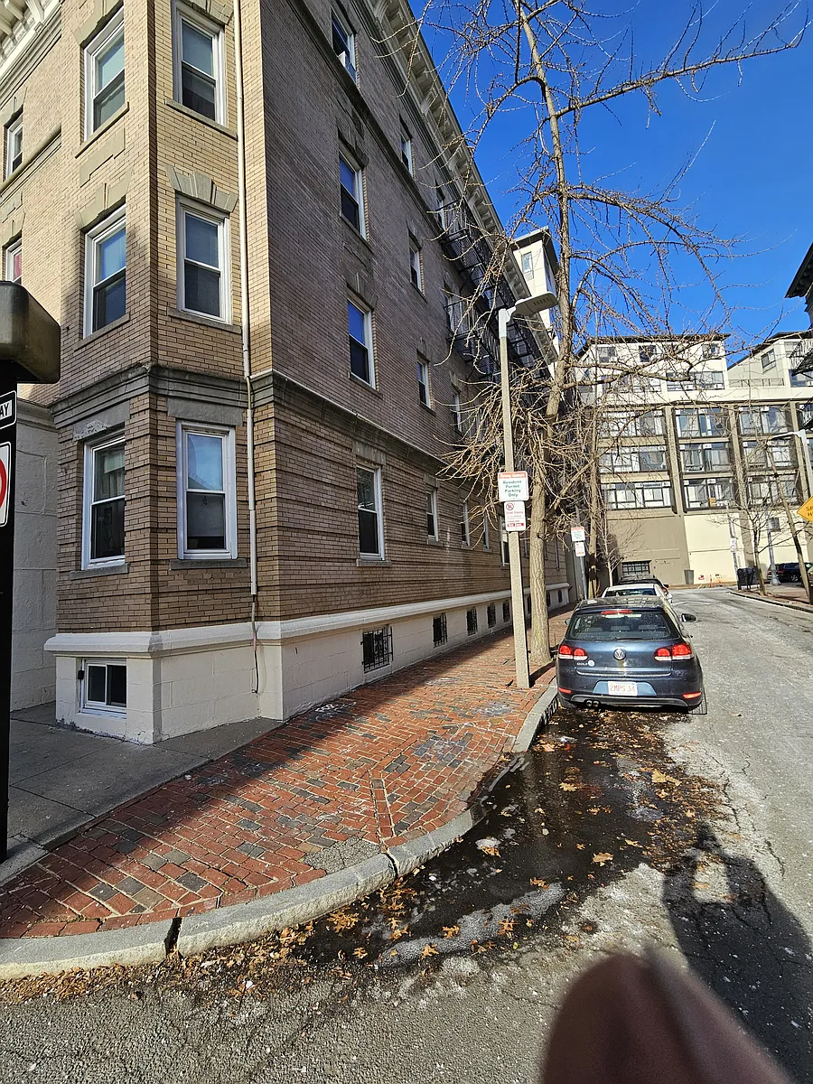 Building Photo - 111 Norway St #1