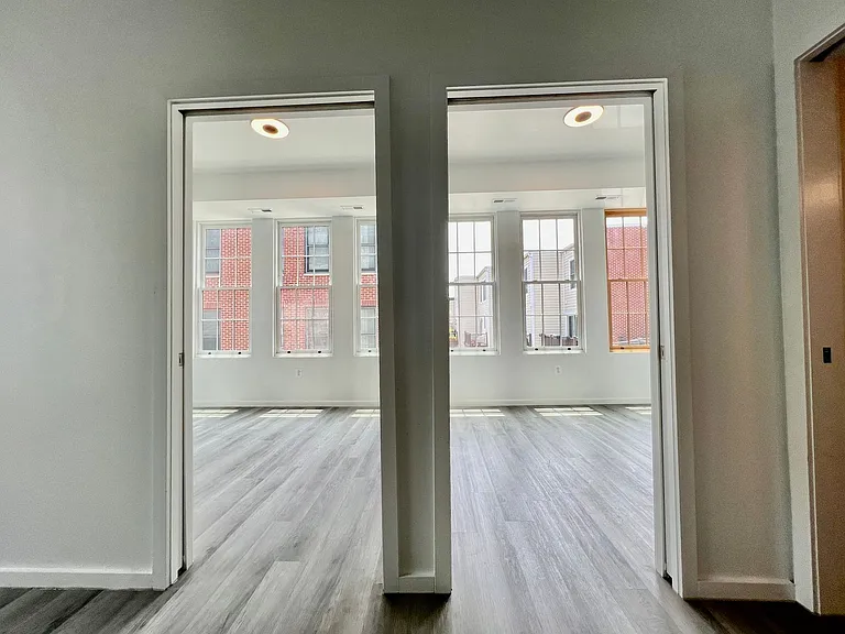 725 W Pratt St. — Photo 99