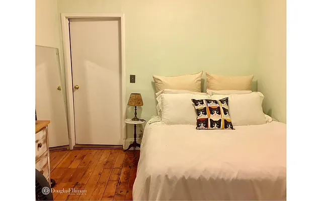 Rented by Douglas Elliman | media 23