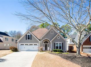 450 Shelli Ln, Roswell, GA 30075
