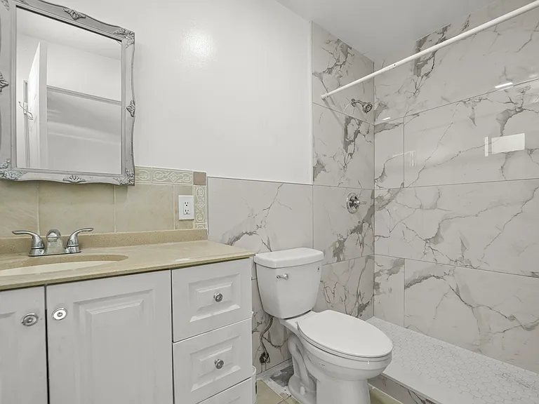 8523 Jasper St — Photo 16