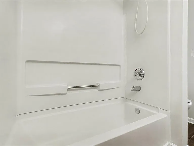 2559 Walden Lake Dr — Photo 15