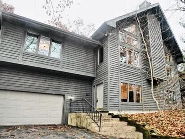 105 S Merrivale Ave, Beverly Shores, IN 46301