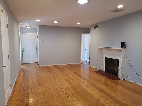 3rd image of 685 Carolina Ave #0