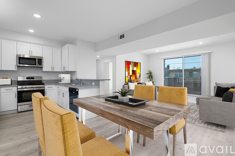 1st image of 15755 Saticoy St #308