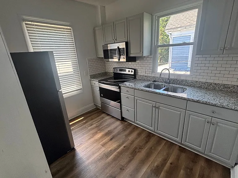 440 Newport News Ave — Photo 9