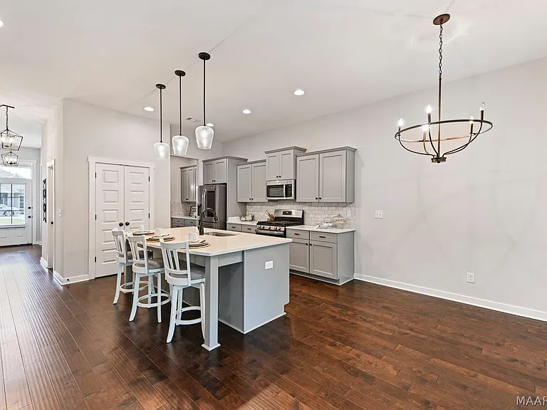 731 Hedgefield Way — Photo 4