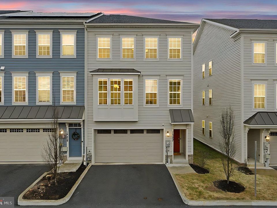 1st image of 10237 Travilah Grove Cir
