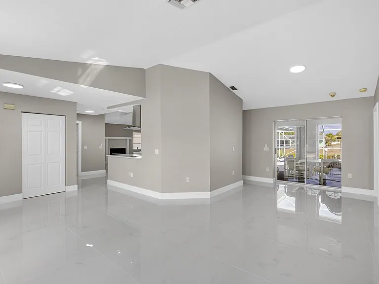 18662 Arapahoe Cir — Photo 12