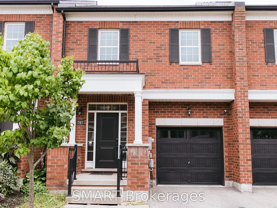787 Banks Cres