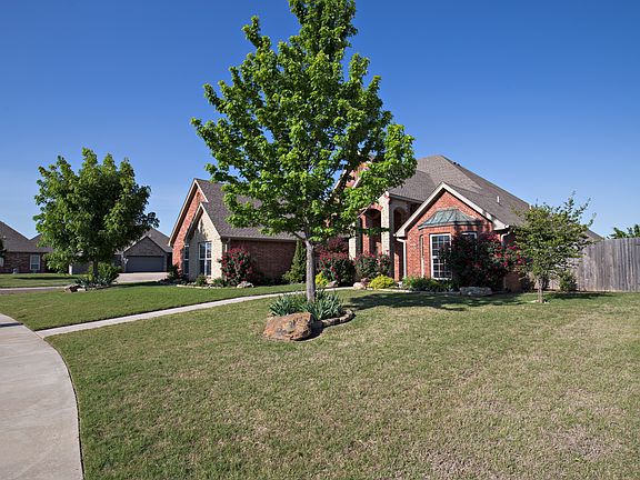 3rd image of 12621 Lexington Dr