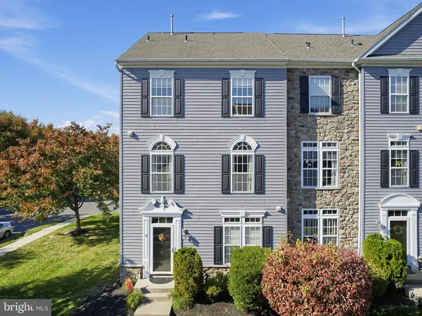 2 Fawn Ct, Delanco, NJ 08075