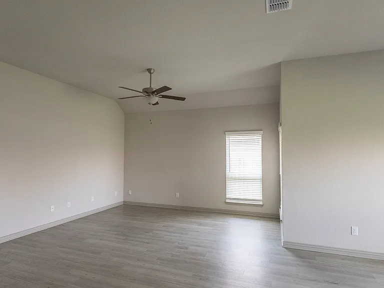 3932 Centerfire Rd — Photo 5