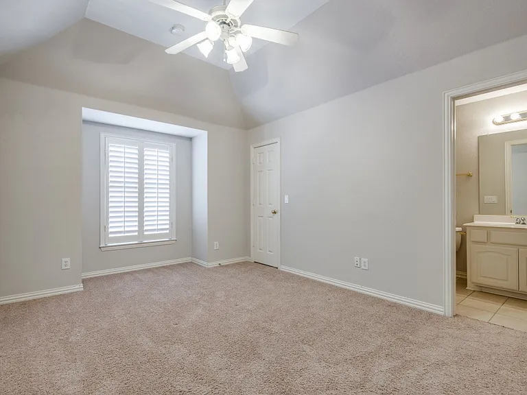 8100 Davidson Dr — Photo 13