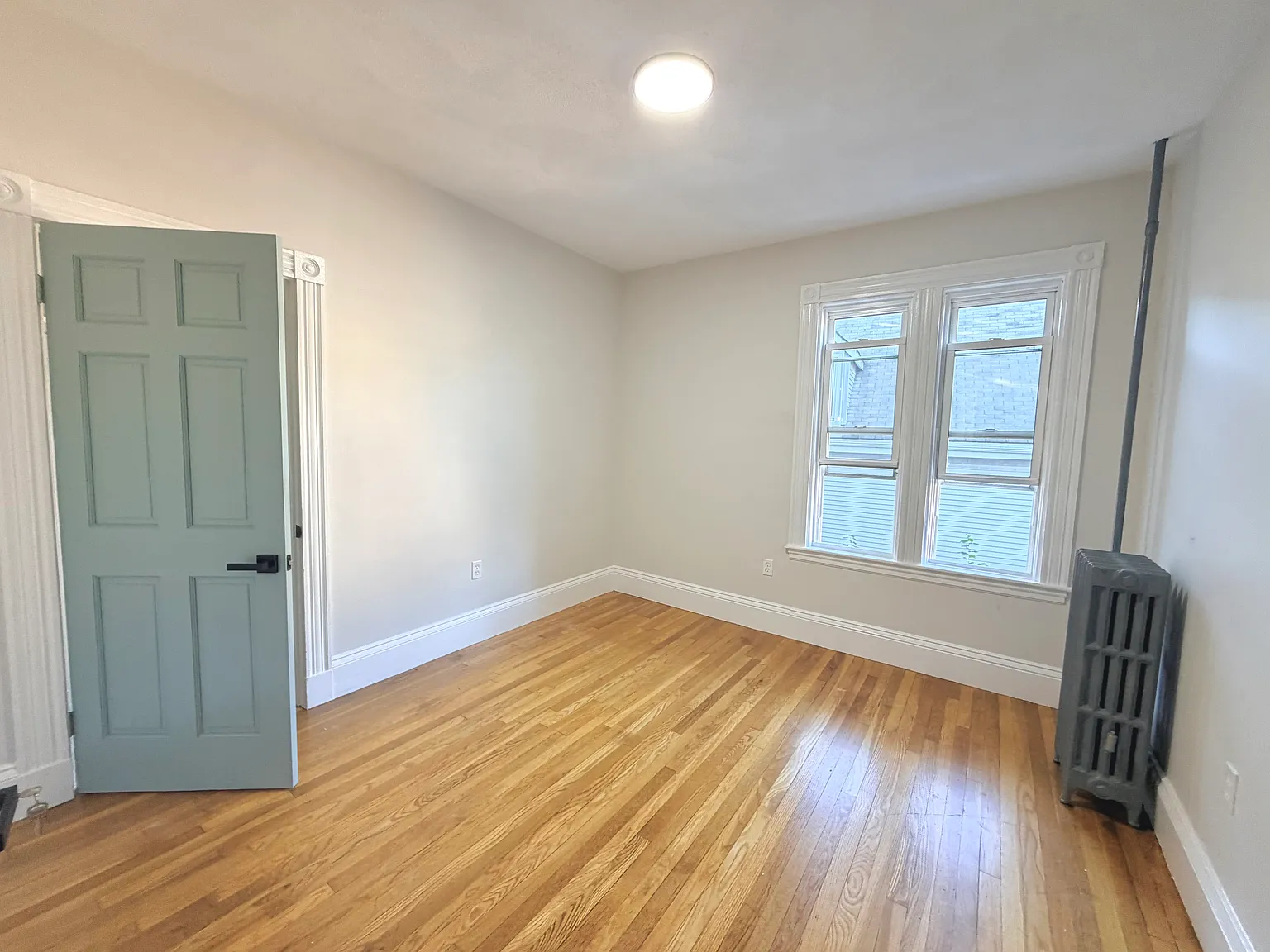 2 bed, 1200 sqft, $1,900 — Photo 4
