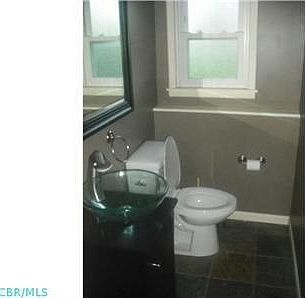 3rd image of 4862 Calvin Dr