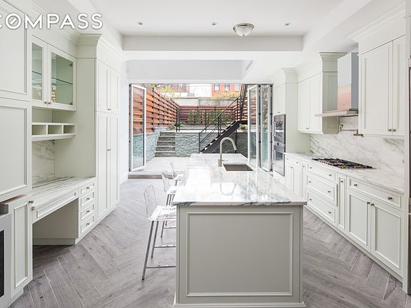 3rd image of 40 Saint Johns Pl