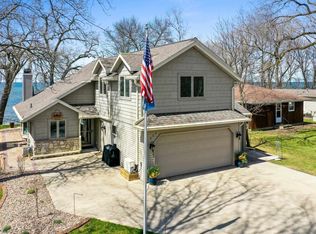 283 Breezy Acres Rd, Luxemburg, WI 54217