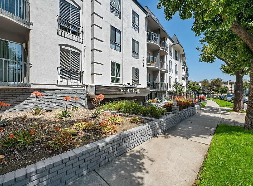 The Highland at Sherman Oaks