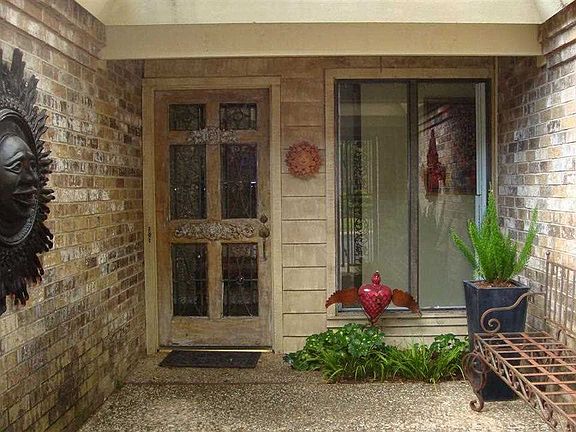 3rd image of 846 Ashford Ct