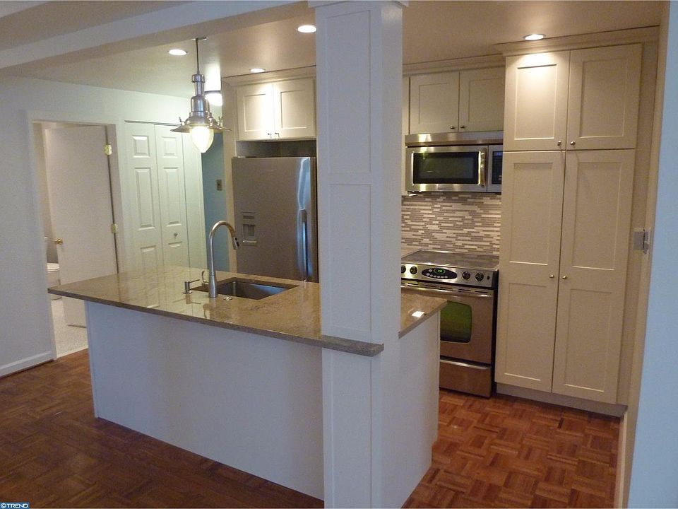 1st image of 130 N Bread St #422