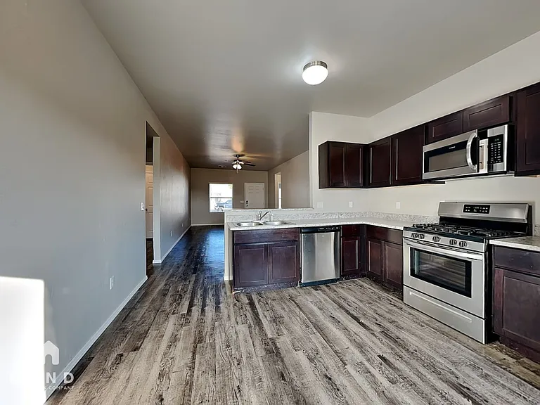 1118 Flint Way — Photo 5