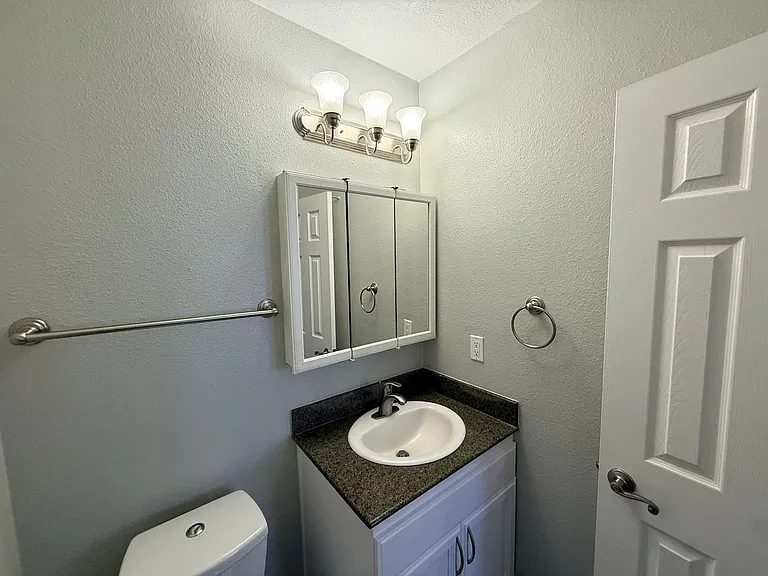 Solara Apartment Homes — Photo 58