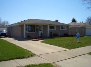 2990 Fox Hill Dr, Sterling Heights, MI