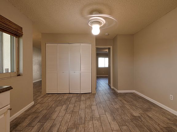 5th image of 1542 W Hillside Pl