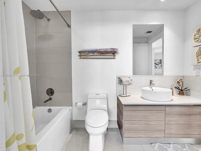 121 NE 34th St #3114 — Photo 40