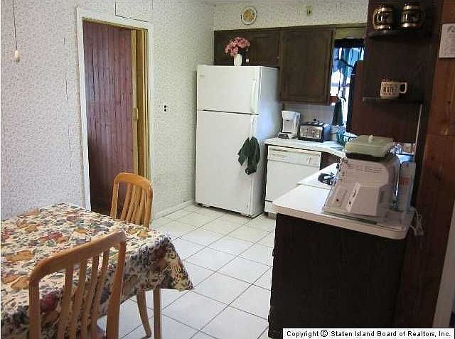 2nd image of 411 Lynn St