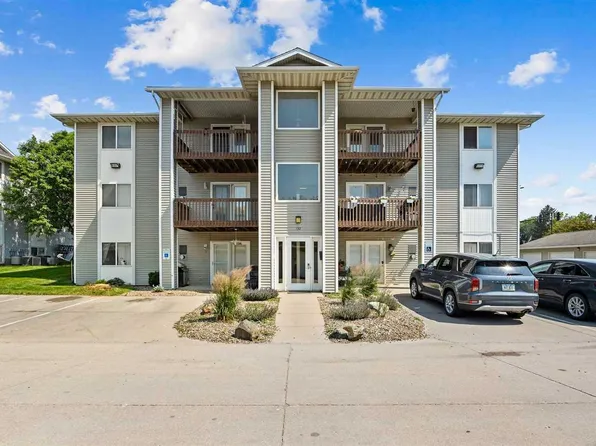 130 Shannon Dr Unit 12, North Liberty, IA 52317