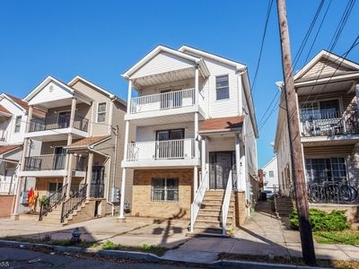 260 Custer Ave, Jersey City, NJ, 07305