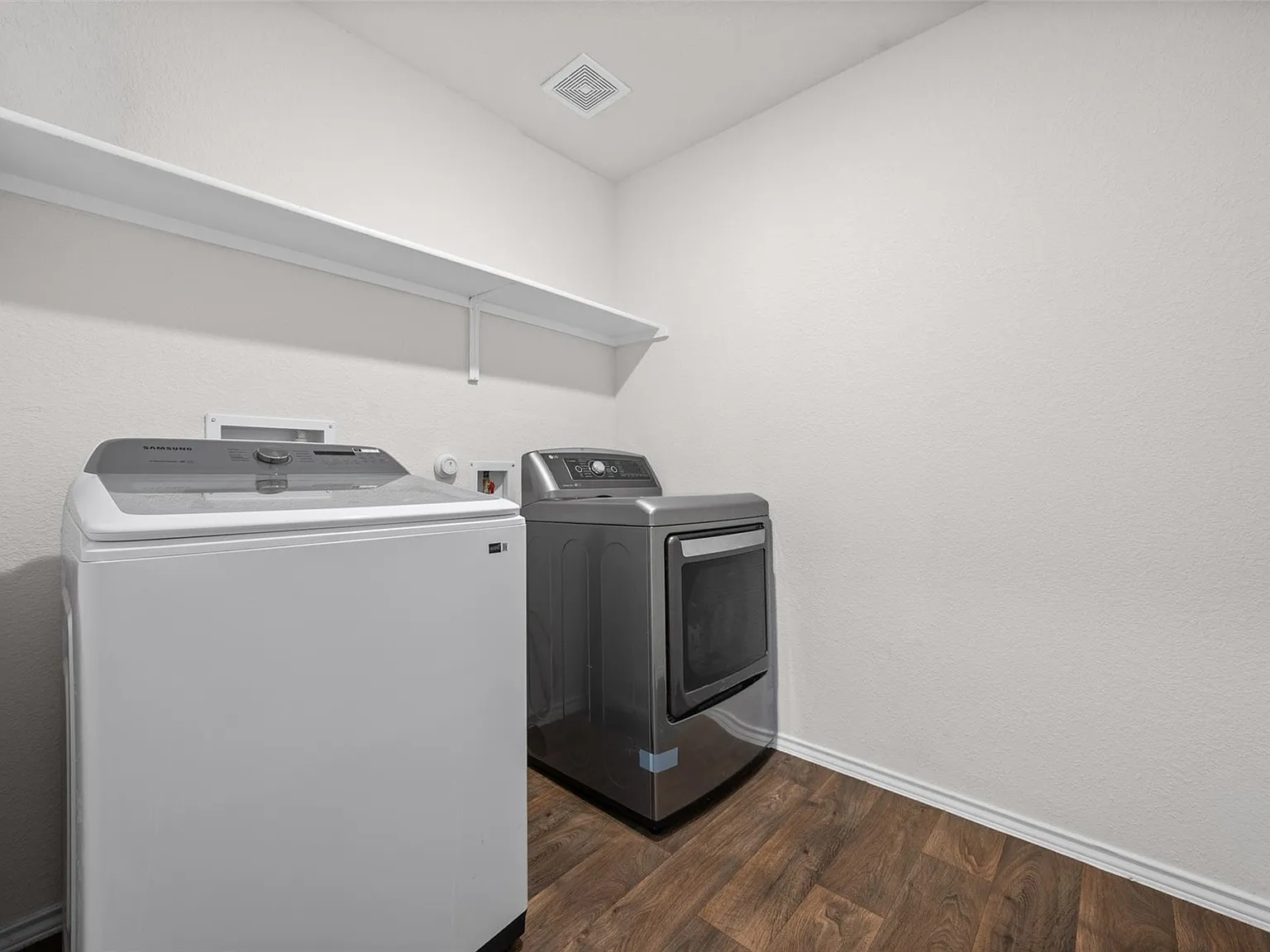 4 bed, 2.0 bath, 1797 sqft, $1,995 — Photo 3
