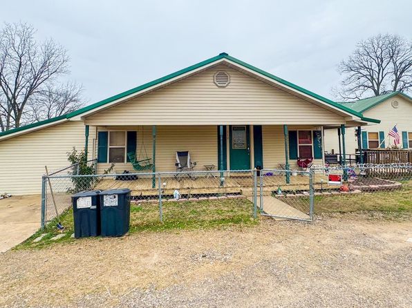 110 S 3rd St, Coal Hill, AR 72832