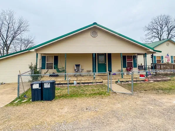 110 S 3rd St, Coal Hill, AR 72832
